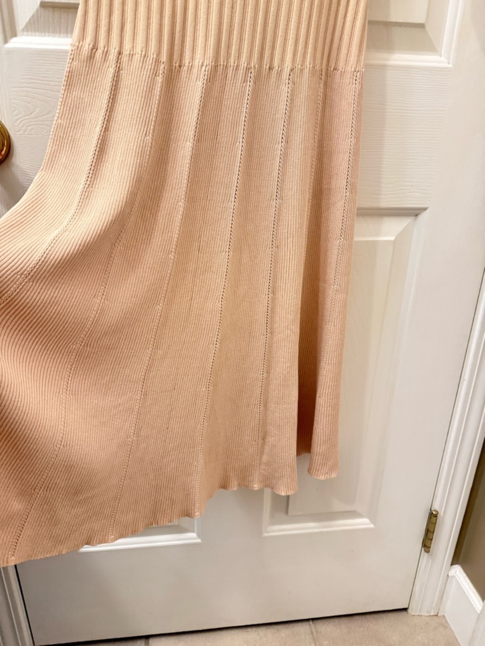 Sandro Alexandrine ribbed knitted button-front midi dress in beige - Picture 9 of 11